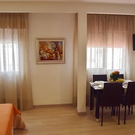 Cespedescinco Apartment *
