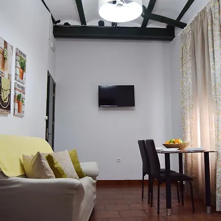 Cespedescinco Apartment *
